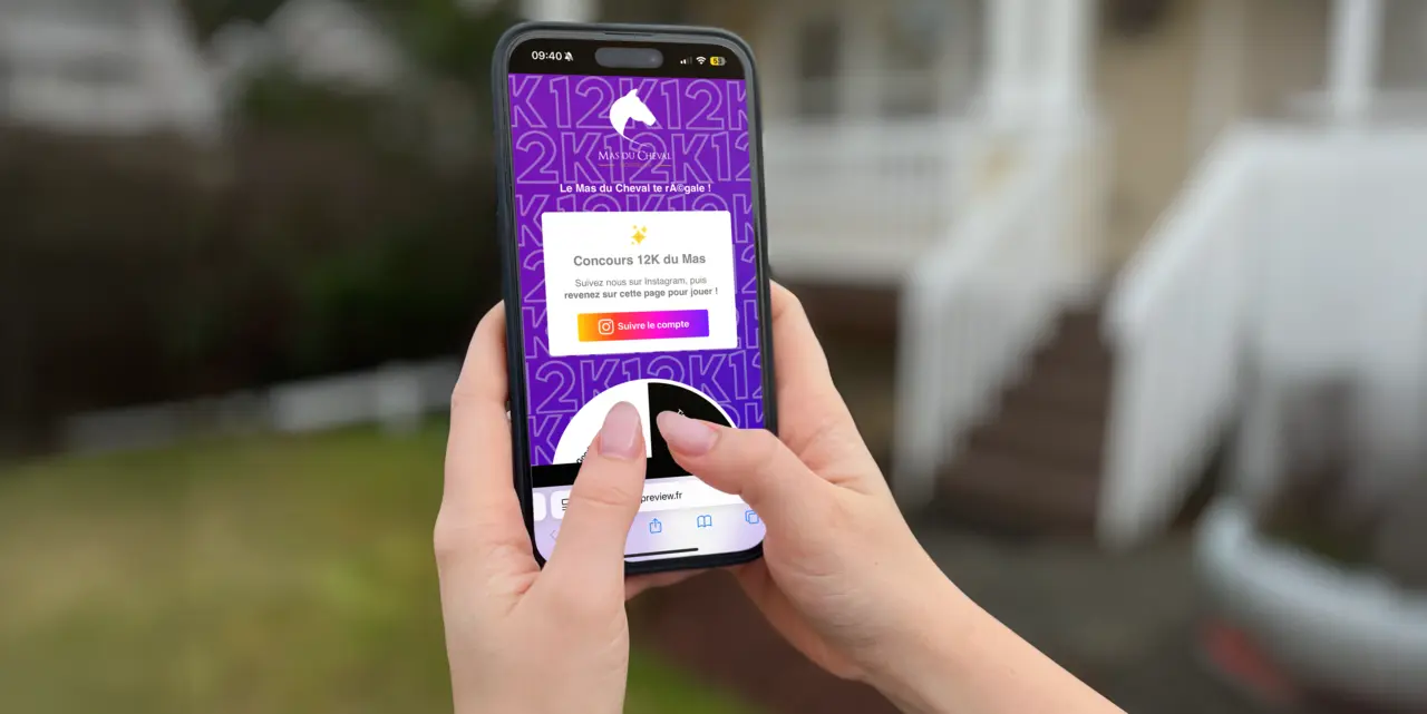 Participante rejoignant le concours 12K du Mas du Cheval sur son smartphone